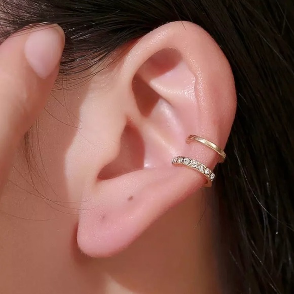 ⚜️[𝟯/$𝟭𝟴]⚜️NEW Gold Rhinestone Wrap Earring - Picture 6 of 9